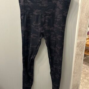 Spanks Black Camouflage Leggings
